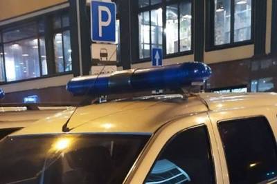 В одном из московских МФЦ полицейские задержали женщину из-за не надетой маски - versia.ru - Москва - Россия
