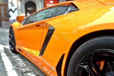 Александр Кокорин - Porsche - Желтый «Lamborghini Кокорина» без номеров отправили на штрафстоянку в Москве - mk.ru - Москва