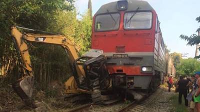 Из-за аварии на ЖД в Гудауте остановили поезд в Петербург и электричку в Сочи - iz.ru - Москва - Санкт-Петербург - Сочи - Израиль - Апсны - Сухум