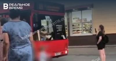 «Мы тоже домой хотим!»: казанцы пожаловались на автобусы, не берущие пассажиров вечером - realnoevremya.ru - респ. Татарстан - Казань