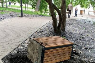 Хулиганы разгромили сквер на ул. Тотмина, 25 в Красноярске - kras.mk.ru - Красноярск