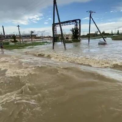 Спасатели вновь предупредили о сильном дожде и шквалистом ветре в Крыму - radiomayak.ru - Крым - Керчь