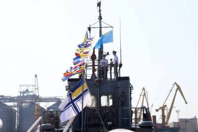 Ян Кап - В Одессе на буксире, сражавшемся с российским флотом, подняли крымскотатарский флаг - odessa-life.od.ua - Украина - Крым - Одесса - Красноперекопск
