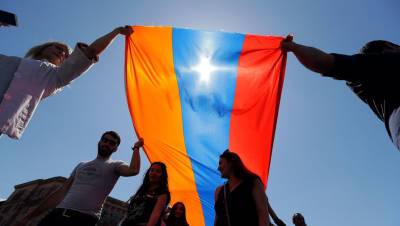 Тигран Мукучян - ЦИК Армении отклонила требование оппозиции о признании выборов недействительными - gazeta.ru - Армения