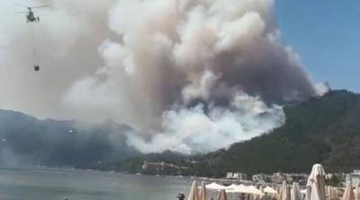 На турецком курорте начался лесной пожар - ru.slovoidilo.ua - Украина - Гонконг - Турция - Мармарис