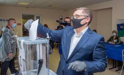 Владимир Якушев - Владимир Якушев в Тюмени проголосовал по поправкам к Конституции - news.megatyumen.ru - Россия - Тюмень