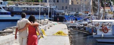 Вакцинированных россиян обязали сдавать ПЦР-тест при въезде в Грецию - runews24.ru - Россия - Греция