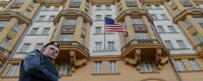 Джон Салливан - Посольство США в Москве перестанет оказывать консульские услуги - runews24.ru - Москва - Россия - США