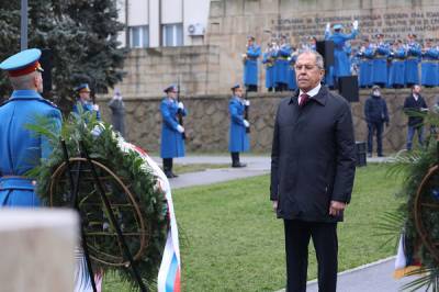 Владимир Путин - Сергей Лавров - Ангела Меркель - Эммануэля Макрон - Лавров увидел в саммите ЕС свидетельство влияния «русофобского меньшинства» - aif.ru - Россия - Германия - Франция - Брюссель