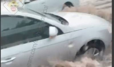 «Все плывут, и ты плыви»: в Уфе ливень затопил северную часть города - mkset.ru - Уфа
