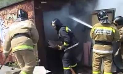Пьяный мужчина облил бензином и поджег десять человек - gubdaily.ru - Соликамск