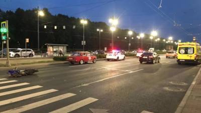 В аварии на Московском проспекте тяжело пострадал байкер - piter.tv