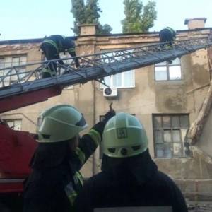 В Одессе обрушилась часть здания завода. Фото - reporter-ua.com - Украина - Одесса