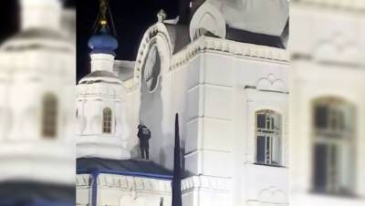 На молодого человека, справившего нужду на крыше собора в Улан-Удэ, завели дело - gazeta.ru - Россия - Улан-Удэ - респ.Бурятия