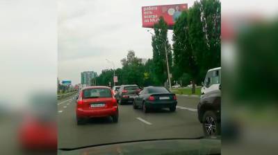 Застрявшие в пробке воронежцы раскритиковали выделенку на Московском проспекте - vestivrn.ru - Воронеж