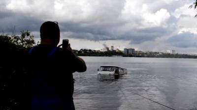 Спасение утонувшего УАЗа в воронежском водохранилище сняли на видео - vestivrn.ru - Воронеж