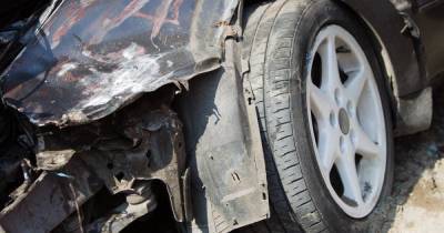 Под Озёрском пострадала водитель BMW, врезавшегося в другую легковушку и пассажирский автобус - klops.ru - Озерск