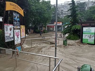 На Москву обрушился апокалипсис: фото и видео урагана от очевидцев - inforeactor.ru - Москва