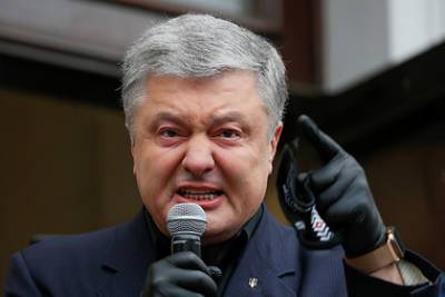 Владимир Зеленский - Петр Порошенко - Порошенко осудил власти Украины за насилие над Конституцией - lenta.ru - Украина
