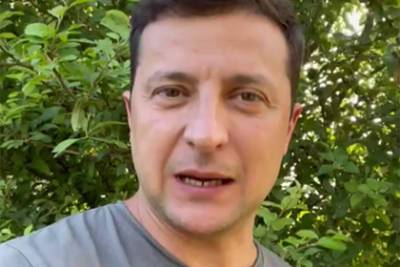 Владимир Зеленский - Зеленский запустил флешмоб в поддержку сборной Украины по футболу - lenta.ru - Австрия - Украина - Бельгия - Италия - Швеция - Чехия - Дания - Голландия