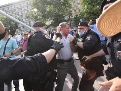 Валерий Рашкин - Двум участникам акции против обязательной вакцинации в Москве назначили административные аресты - kasparov.ru - Москва - Россия