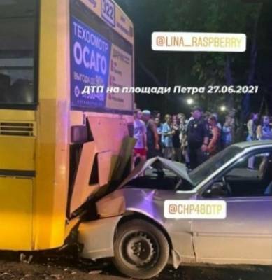 Петр ВЕЛИКИЙ (Великий) - Пьяный водитель на «Дэу Нексии» протаранил автобус в Липецке (видео) - lipetskmedia.ru - Липецк