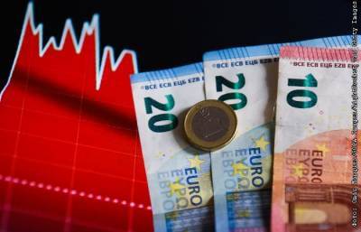 Европейские фондовые рынки снизились в понедельник - interfax.ru - Москва - Европа