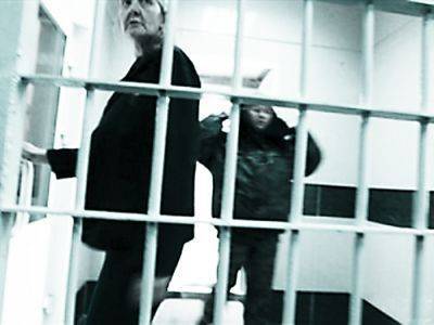 В Кургане заключенная погибла от "случайного отравления химическими" ядами - kasparov.ru - Курганская обл. - Курган