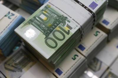 Нил Кашкари - Доллар стабилен к евро и иене - smartmoney.one - США - Reuters