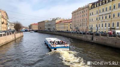Зоя Осколкова - В Санкт-Петербурге прогулочный теплоход сел на мель - newdaynews.ru - Санкт-Петербург