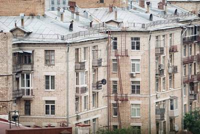 Эксперт предрек снижение цен на жилье в некоторых регионах России - lenta.ru - Москва - Россия - Санкт-Петербург