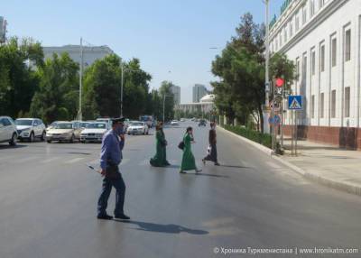 Гурбангулы Бердымухамедов - После заседания Чрезвычайной комиссии в Ашхабаде усилили контроль за ношением масок - hronikatm.com - Туркмения - Ашхабад