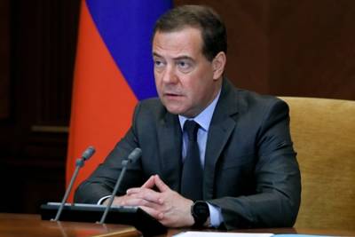 Дмитрий Медведев - Медведев высказался против закупок продуктов за рубежом - lenta.ru - Россия
