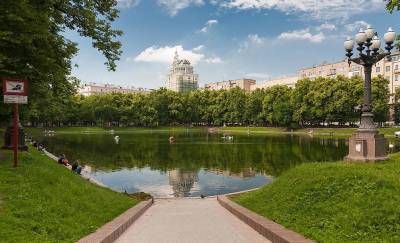 В Москве ограничили въезд на Патриаршие пруды без прописки - smi24.news - Москва