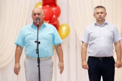 Вадим Лысанов - Глава Кунгура Вадим Лысанов провёл торжественный приём выпускников - отличников учёбы - iskra-kungur.ru - Пермь - Кунгур - округ Кунгурский
