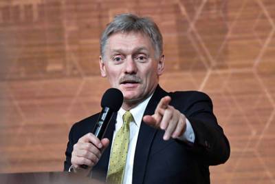 Владимир Путин - Дмитрий Песков - В Кремле объяснили решение проводить прямую линию с Путиным при пандемии - lenta.ru - Россия