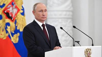 Владимир Путин - Дмитрий Песков - В Кремле объяснили, почему не отменили прямую линию с Владимиром Путиным - vm.ru - Россия
