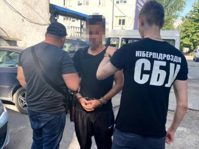 "Обманул десятки пенсионеров и родителей больных детей". В Днепре задержали гражданина Молдовы, которого разыскивал Интерпол - gordonua.com - Украина - Молдавия - Харьковская обл.