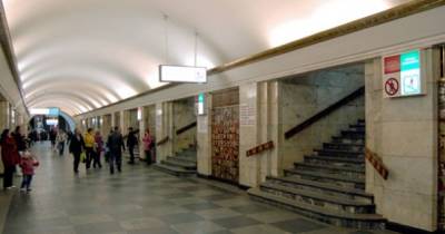 В киевском метро в переходе между "Майданом" и "Крещатиком" нашли труп человека (ФОТО) - dsnews.ua - Украина - Киев