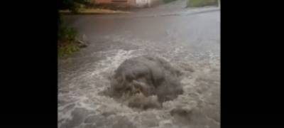 Вода затопила один из районов Петрозаводска (ВИДЕО) - stolicaonego.ru - Петрозаводск