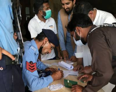 В Пакистане заработчане штурмовали центр вакцинации - enovosty.com - Саудовская Аравия - Пакистан - Исламабад
