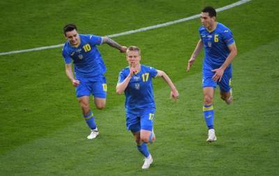 Александр Зинченко - Украина впервые в истории забила с игры в плей-офф крупного турнира - korrespondent.net - Украина - Швейцария - Италия - Швеция