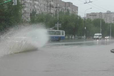 Андрей Бочаров - Свыше 500 единиц общественного транспорта ходят в Волгограде штатно - volg.mk.ru - Волгоград