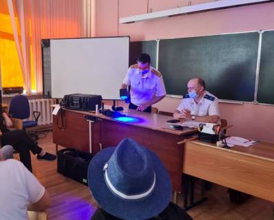 В Кемерове сотрудники СК показатели школьникам, как работает криминалистическая техника - gazeta.a42.ru - Кемерово - Кузбасс
