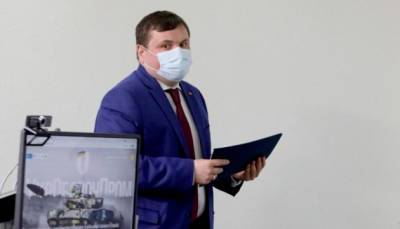 Юрий Гусев - Контракт разорвали, будет бесплатная аналитика - Гусев о ситуации со школой экономики - bin.ua - Киев