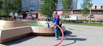 Александр Невский - Коммунальщики отмыли от грязи фонтаны в Петрозаводске - stolicaonego.ru - Петрозаводск - Петровск - республика Карелия