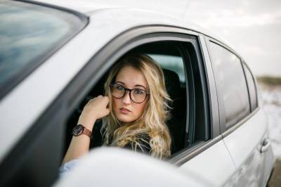 «Начинаешь сам предлагать деньги»: автомобилистов предупредили о новой схеме мошенничества - vm.ru - Москва