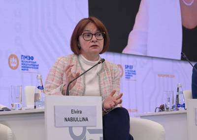 Антон Силуанов - Эльвира Набиуллина - Глава ЦБ выступила против регулирования цен. Силуанов попросил «не перегревать» ситуацию - znak.com