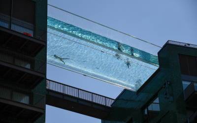 В Лондоне открылся самый страшный бассейн в мире с прозрачным дном на высоте 35 метров - rusjev.net - Лондон