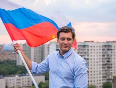 Геннадий Гудков - Дмитрий Гудков - На Гудковых завели новое уголовное дело из-за патронов к наградному пистолету - sobesednik.ru